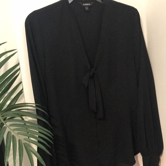 Express tie neck blouse - Picture 3 of 6